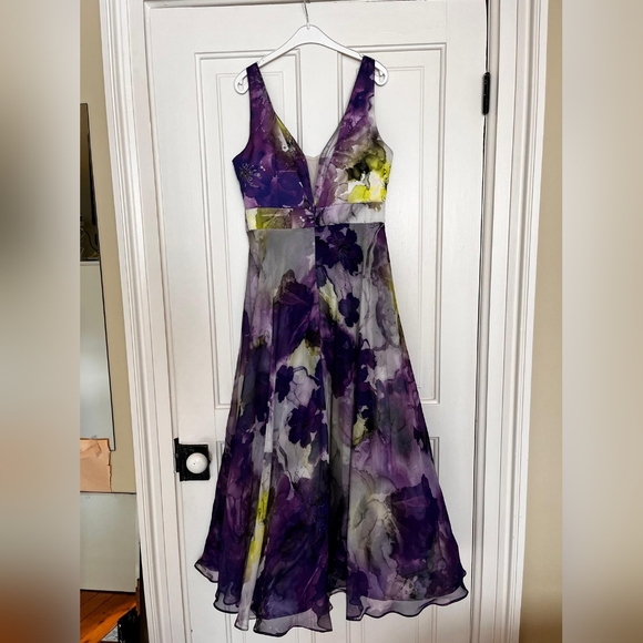 Explosion Stunning Dress - Picture 2 of 6